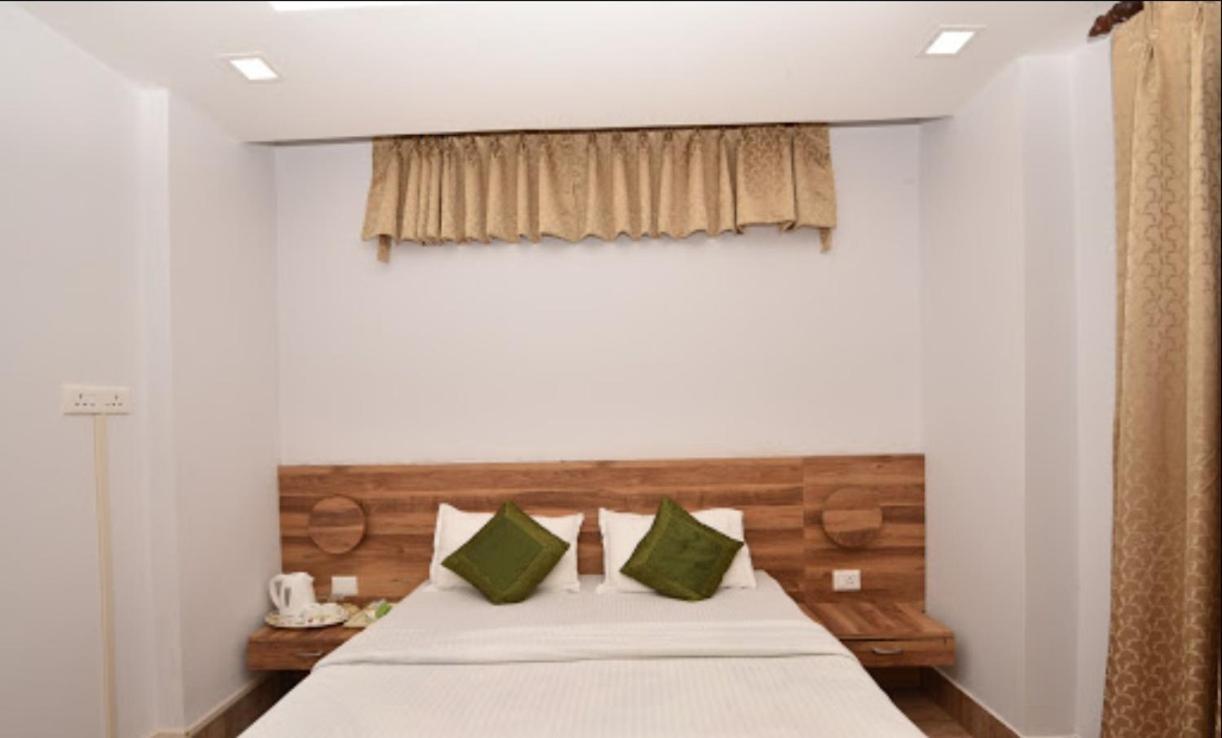 Castle Residency Hotel Shillong Exterior photo